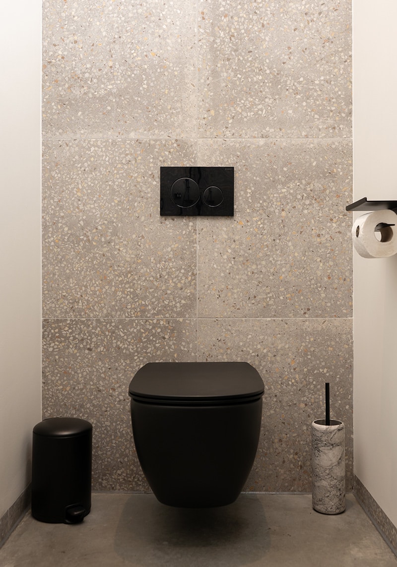 Hoeve de Bies Studios x Leonie Wintels: toilet 2