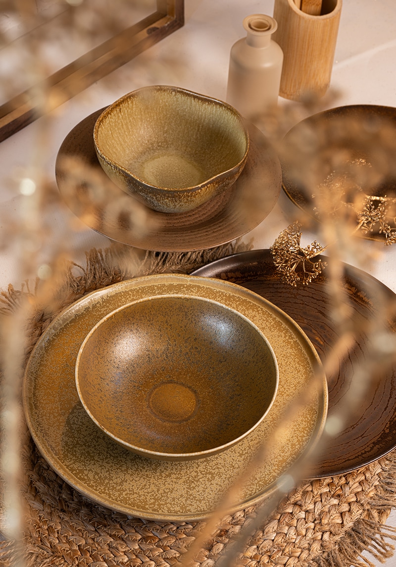 Vibrantz x Leonie Wintels: servies beige